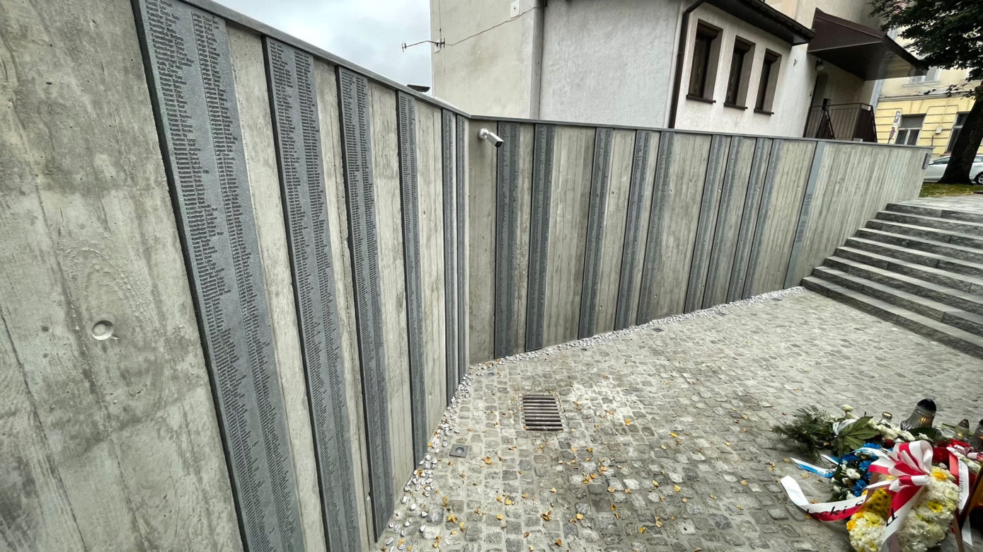 Skwer Pamięci Ofiar Holokaustu już gotowy