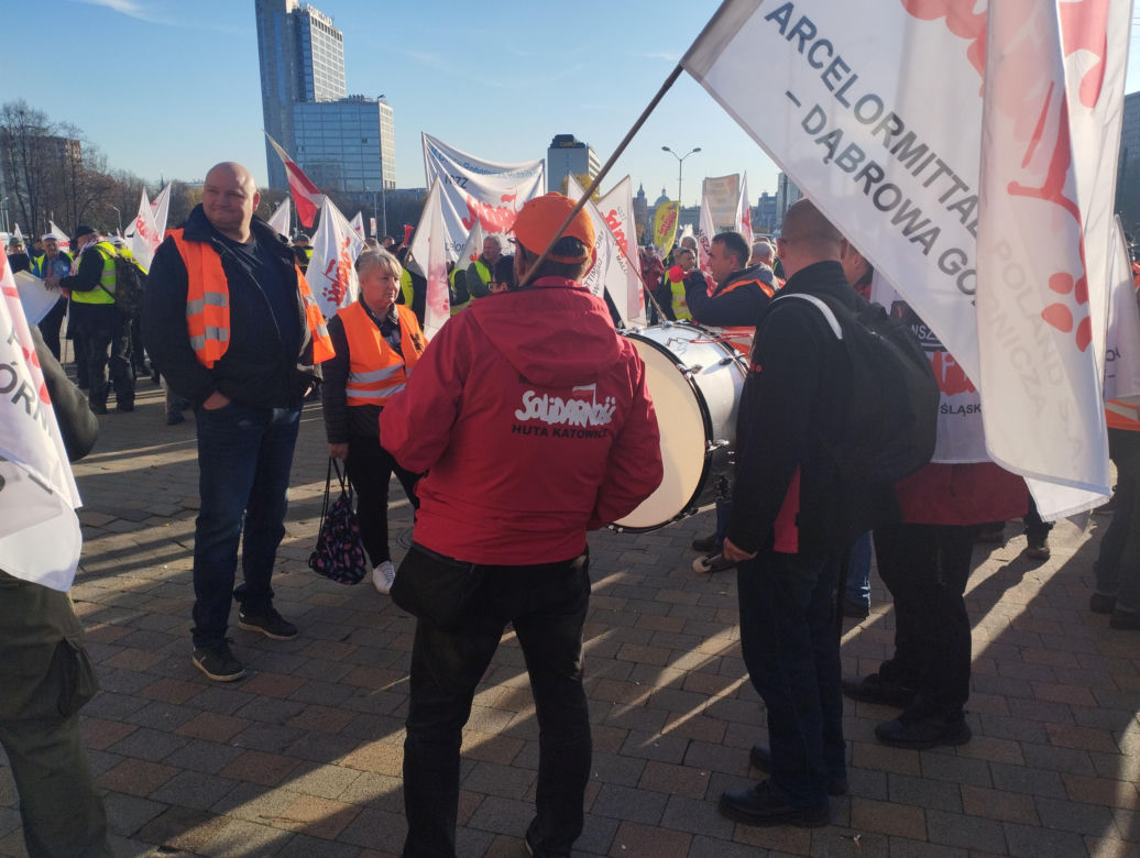 Protest w Katowicach. Tysiące związkowców na ulicach. Padły mocne słowa o „zbrodniczej ideologii”