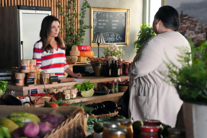 Barwy szczęścia odc. 3306. Kasia (Katarzyna Glinka), sąsiadka Borowska (Dorota Piasecka)