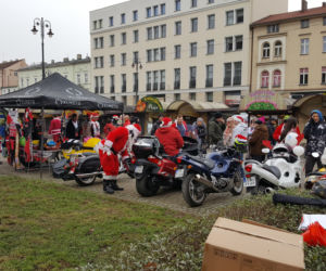 Bydgoscy motomikołaje odwiedzili chore maluchy