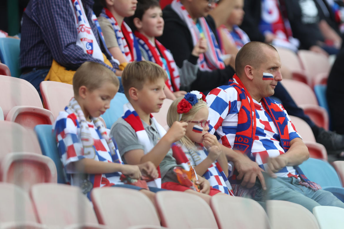 Sportowe emocje na trybunach podczas meczu Górnik Zabrze - Piast Gliwice