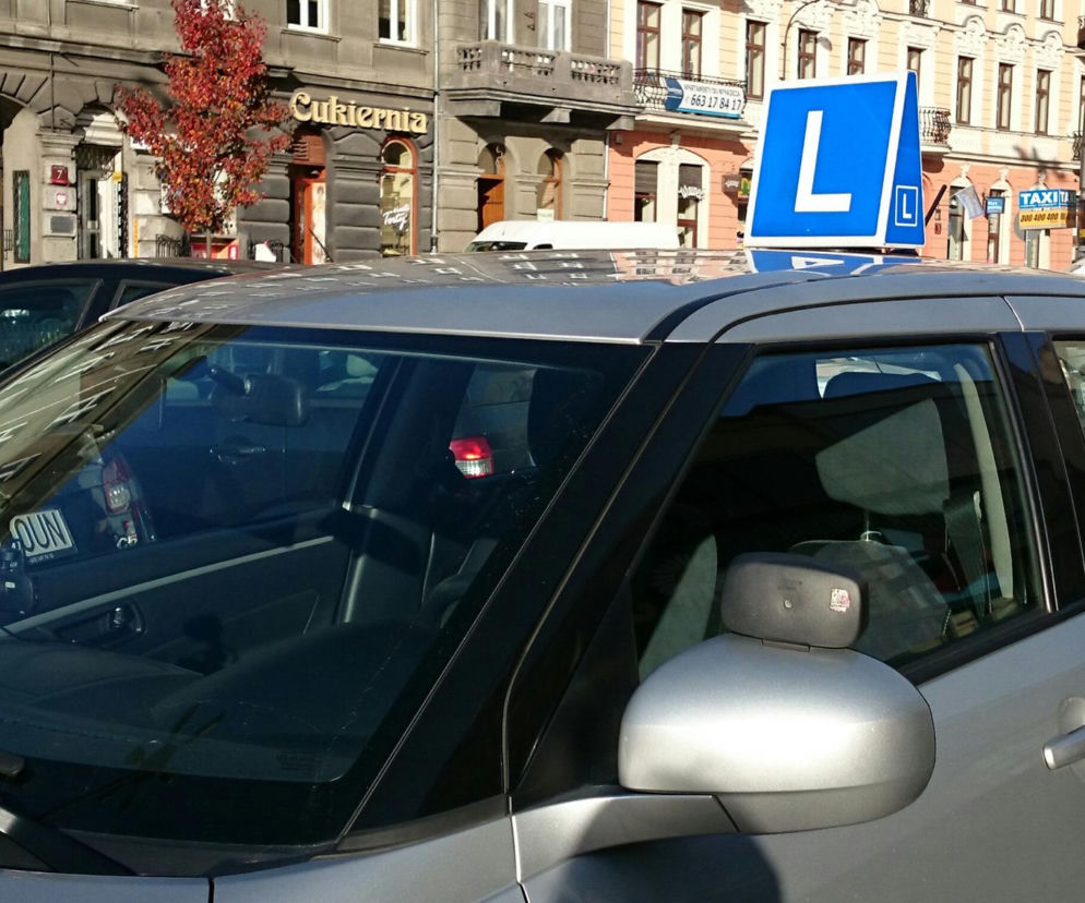 Biorąc pod uwagę statystyki innych miast, w Polsce plasujemy się na czwartym od końca miejscu odnotowując zaledwie 28-procentową zdawalność egzaminu praktycznego