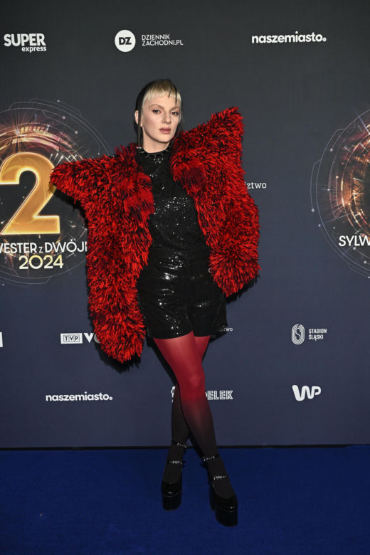 Sylwester z Dwójką TVP. Artyści pozują na ściance