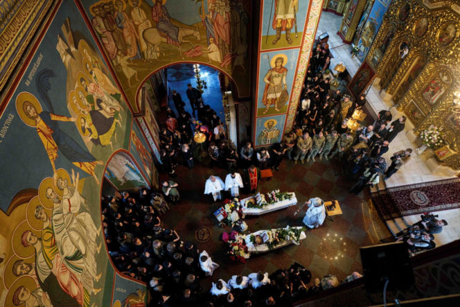 Pogrzeb Liubavy i Viry Yakovlevy. Siostry zginęły tragicznie w wyniku rosyjskiego ataku rakietowego na budynek mieszkalny