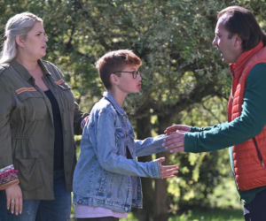 Barwy szczęścia odc. 2383. Aldona (Elżbieta Romanowska), Borys (Jakub Wieczorek), Aleks (Hubert Wiatrowski)