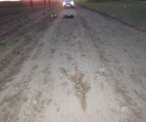 Nastolatka z impetem upadła i uderzyła głową o ziemię. Na miejsce wezwano śmigłowiec LPR