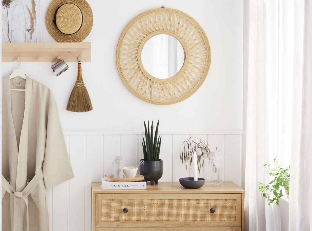 Lustro w stylu boho – lekkość piórka