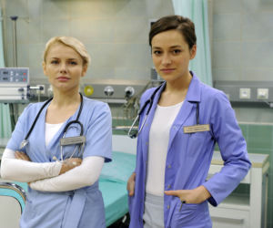 SZPITAL - nowy serial w TVN. Anna Nowicka (Sylwia Oksiuta), Dominika Gajda (Kaja Sosnowska)
