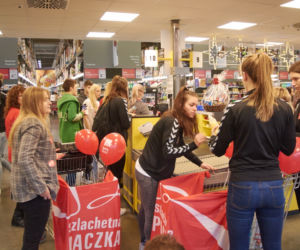 Piłkarki MKS Lublin pomagają Szlachetnej Paczce