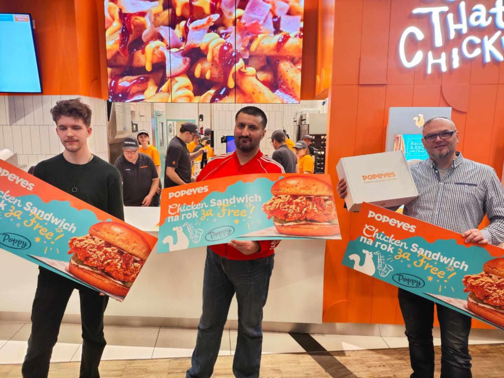 Popeyes w Katowicach już otwarte. Wydano sto pierwszych kanapek