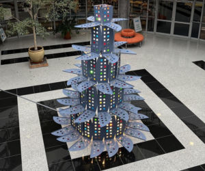 To jedyna taka choinka w Polsce. Stworzyli ją z nietypowych materiałów