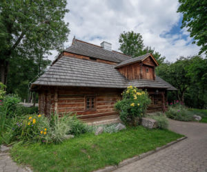 To jedno z najpiękniejszych miast Małopolski. W średniowieczu było wsią, w której mieszkali zakonnicy z Jerozolimy