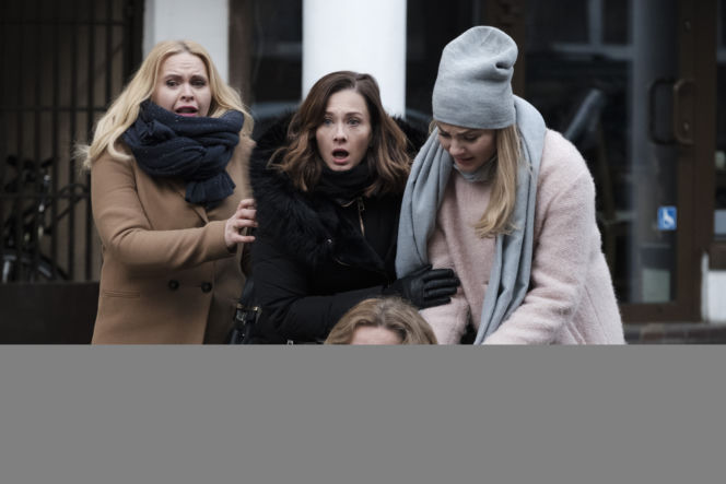 Przyjaciółki 11 sezon odc. 126. Anka (Magdalena Stużyńska) Patrycja (Joanna Liszowska) Inga (Małgorzata Socha), Zuza (Anita Sokołowska)