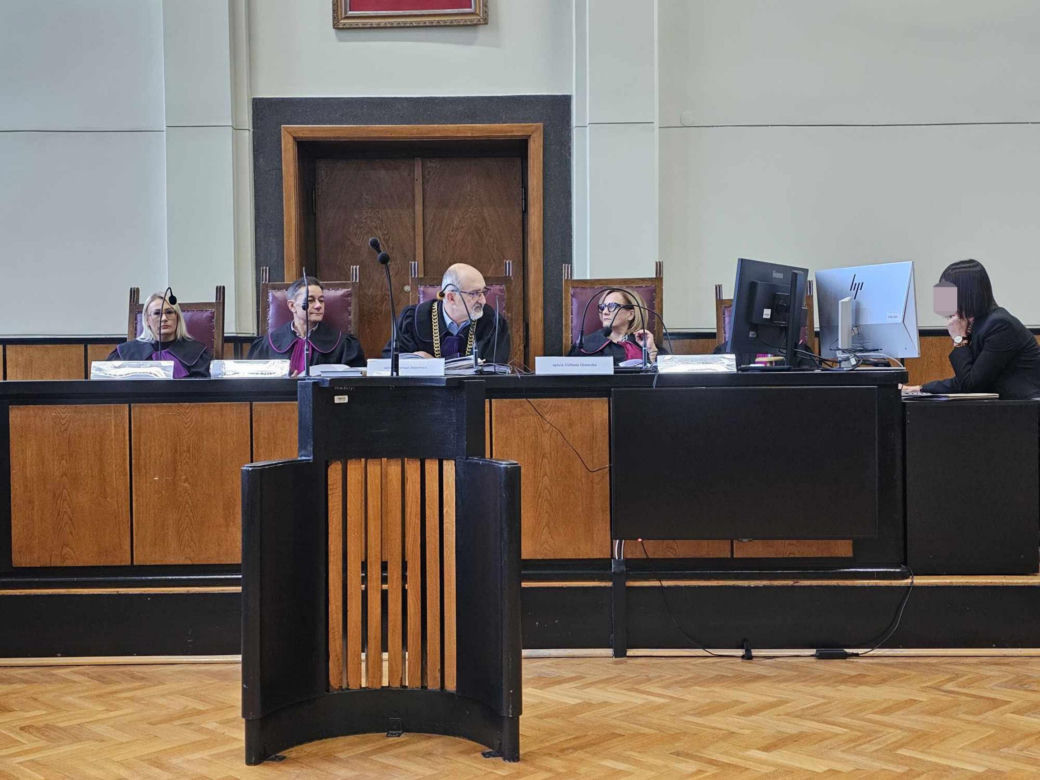 Zabiła Jana krojąc pomidory na przekąskę do wódki