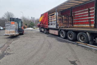 Potężna pomoc archidiecezji krakowskiej dla zamarzającego Kijowa. Setki agregatów i nagrzewnic już w drodze