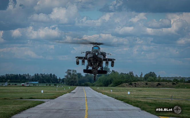 Era Apache w Polsce nabiera tempa. Pierwszy lot szkoleniowy z polskim instruktorem