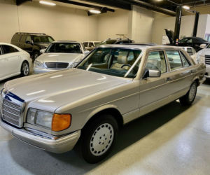 Mercedes W126 z przebiegiem 4696 km