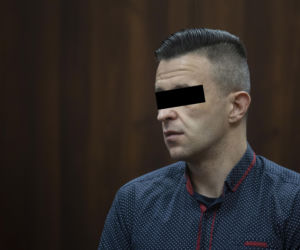  Strzelał do Andżeliki