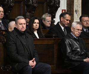 Msza za ofiary Smoleńska w Archikatedrze. Obecni Nawrocki i Kaczyńska