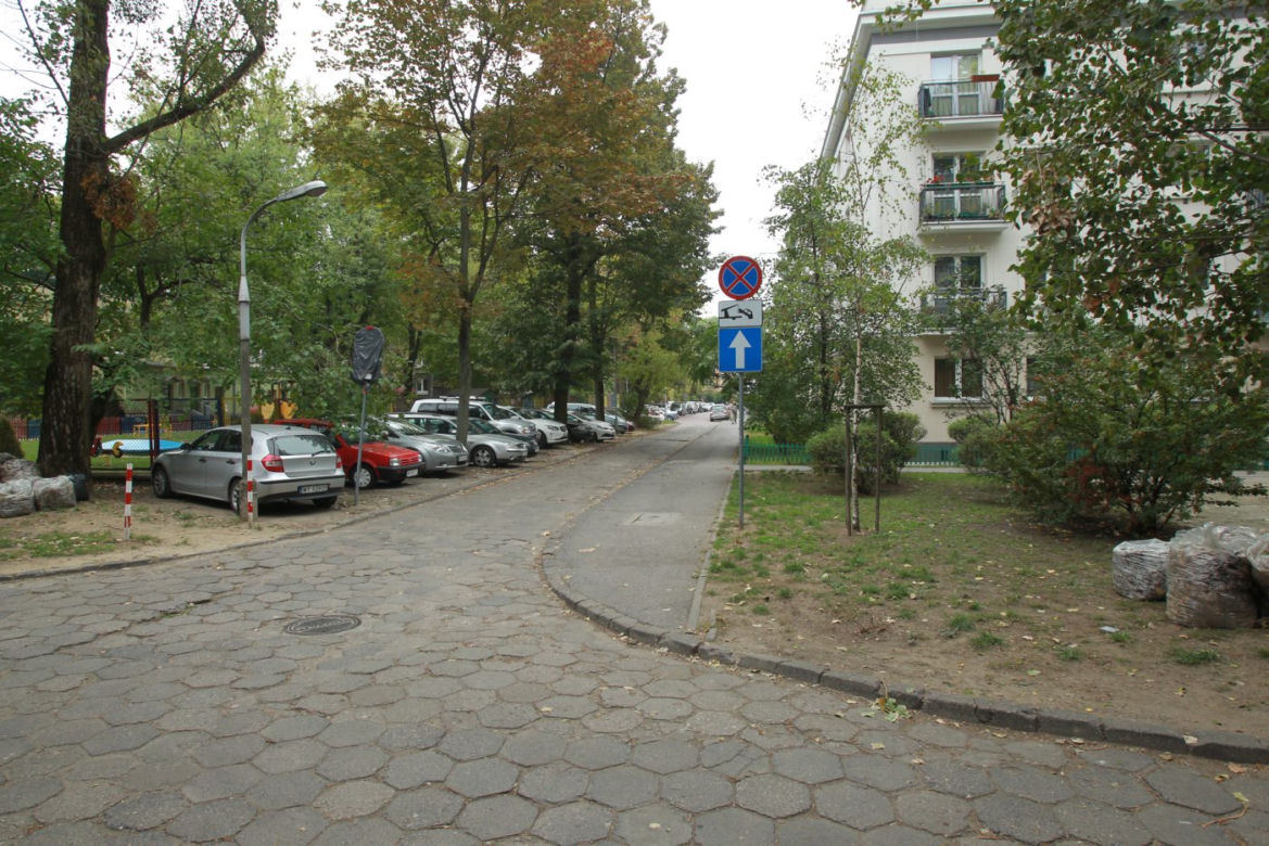  Wyrzucą samochody z wolskich podwórek 