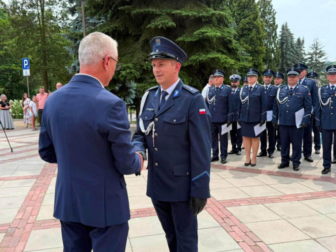 Święto Policji w Starachowicach. Uroczyste awanse, rodzinny piknik i podziękowania