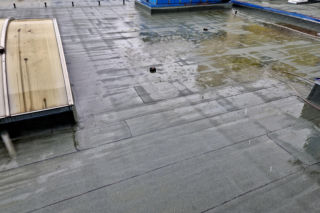 Naprawa dachu płaskiego: jak skutecznie usunąć przecieki? Praktyczne rozwiązania