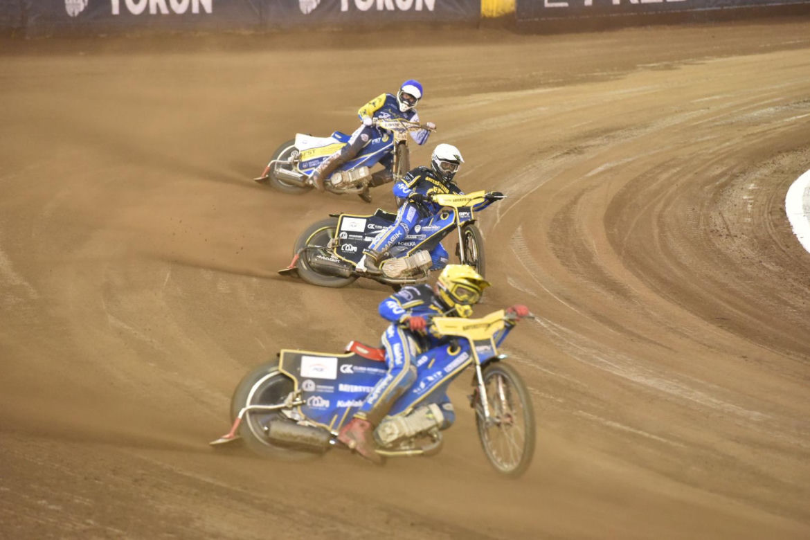 PRES Grupa Deweloperska Toruń - Bayersystem GKM Grudziądz, zdjęcia Motoareny. Fotorelacja z trybun i toru