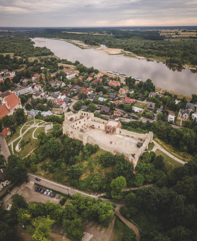 Kazimierz Dolny - co zwiedzić w okolicy? Atrakcje z dala od turystów, dojazd. Co polecają Wędrowne Motyle?