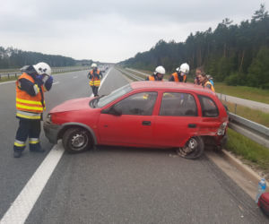 Wystrzał opony na A4 koło Tarnowa