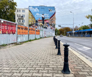 Wyjątkowy mural powstał we Wrocławiu! Wizualny hołd dla Jana Borysewicza z okazji sukcesu Mniej obcego
