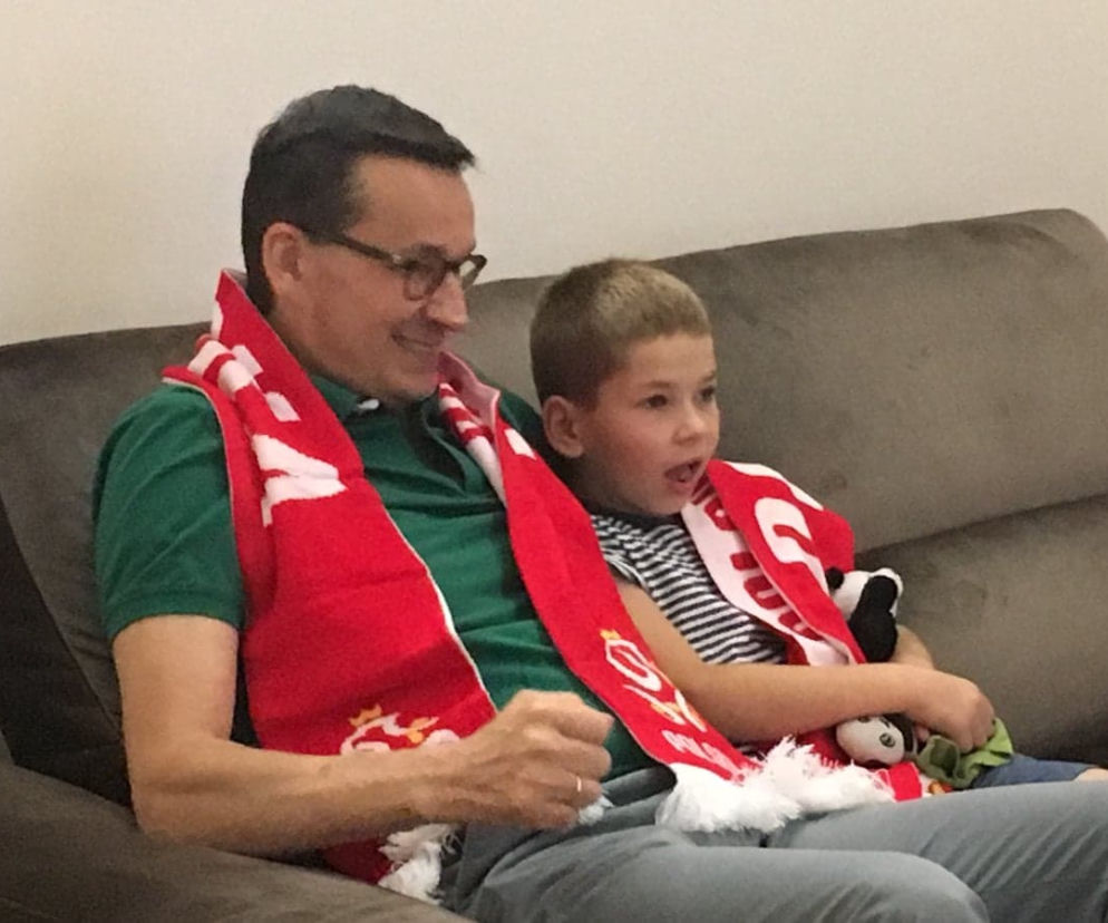 Premier Mateusz Morawiecki kibicuje Polakom