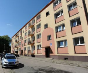 Koszalin: Pożar mieszkania. Kobieta wyskoczyła z  balkonu na drugim piętrze