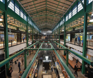 Hala Koszyki to jeden z przykładów udanej warszawskiej rewitalizacji w XXI wieku