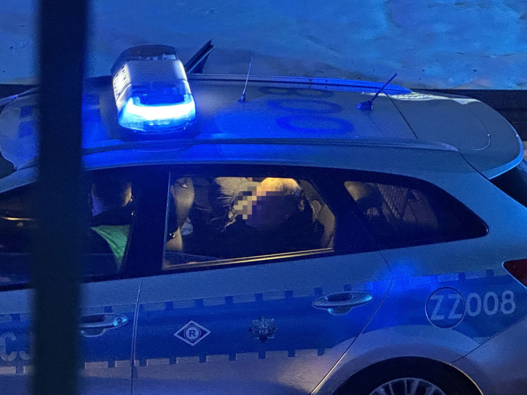  Tajemnicze zatrzymanie na S8 w Warszawie. Kierowca w kajdankach, co tam się wydarzyło?