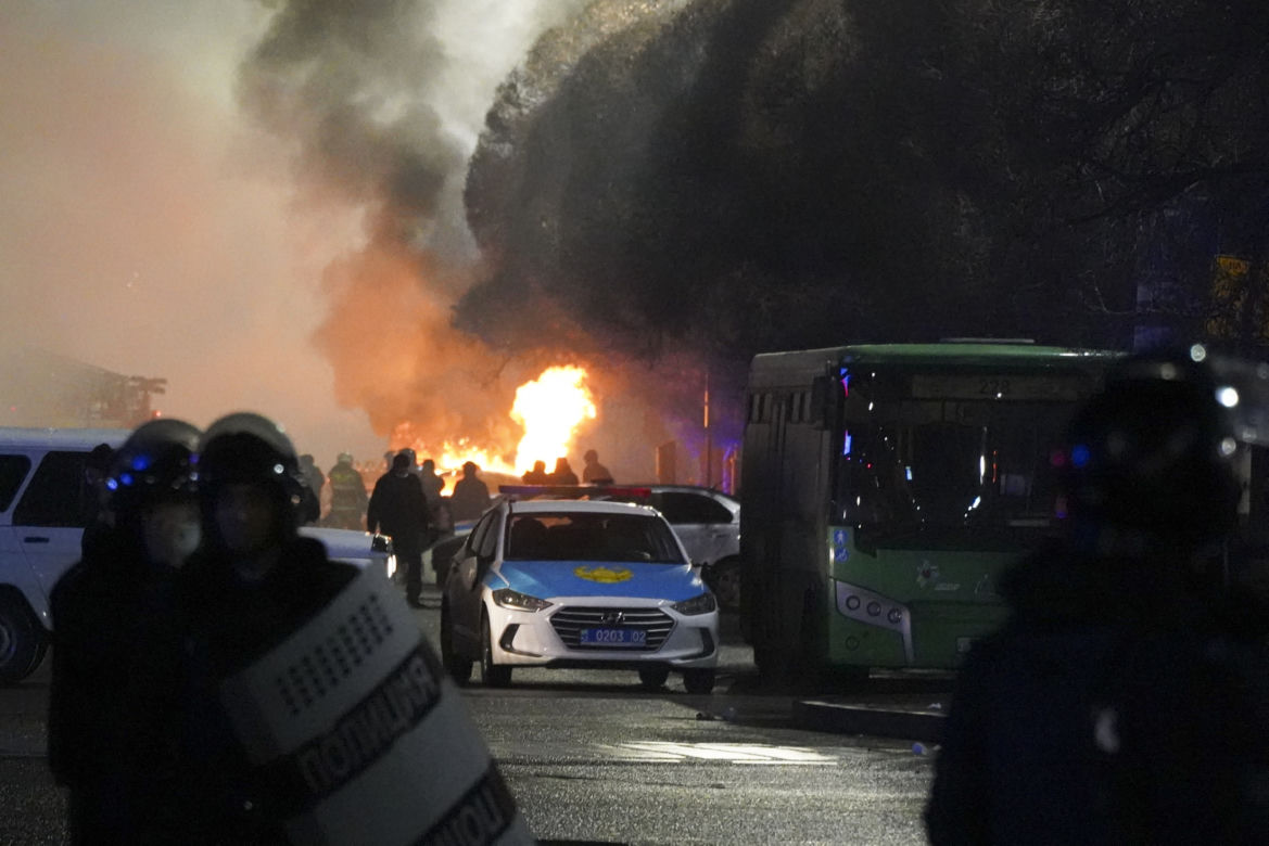 Rosyjskie wojska wkraczają do Kazahstanu