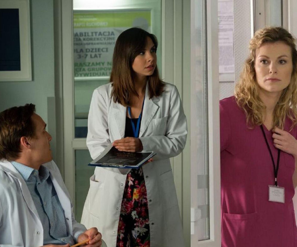 Trzy osoby, Olek (Maurycy Popiel) siedzi z ołówkiem w ręku, obok stoi stażystka Klaudia (Magdalena Dwurzyńska) w białym kitlu, trzymająca teczkę. Zza drzwi, w różowym uniformie lekarskim, spogląda z dezaprobatą Aneta (Ilona Janyst). Scena z serialu M jak miłość dostępna na Super Seriale.