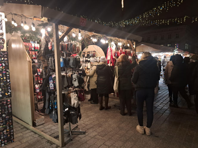 Jarmark Bożonarodzeniowy na Rynku Głównym w Krakowie 2025. Oferta wystawców