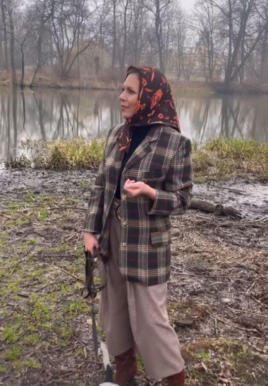 Ola Kwaśniewska jak Elżbieta II