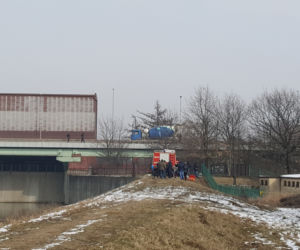 Kraków: Na Wiśle zauważono ciało mężczyzny. Trwa akcja służb [ZDJĘCIA]