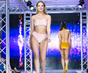 Miss Małopolski 2019. Pokaz mody w strojach kąpielowych