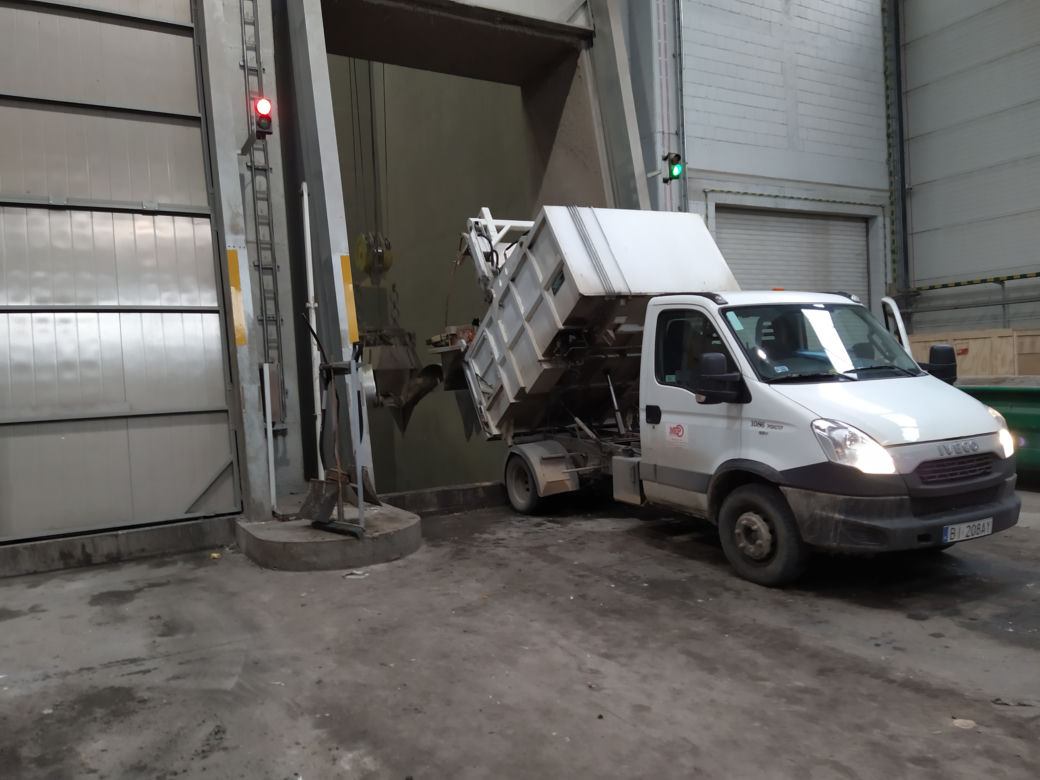 Przedstawiciele siedleckiego samorządu na wizycie w Spalarni ZUOK Białystok