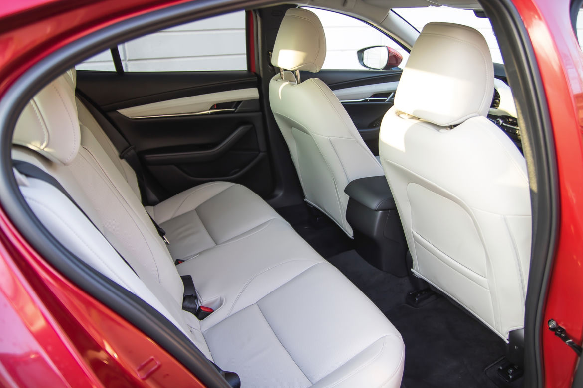 Mazda 3 Sedan 2.0 SKYACTIV-X 180 KM 6MT Enso