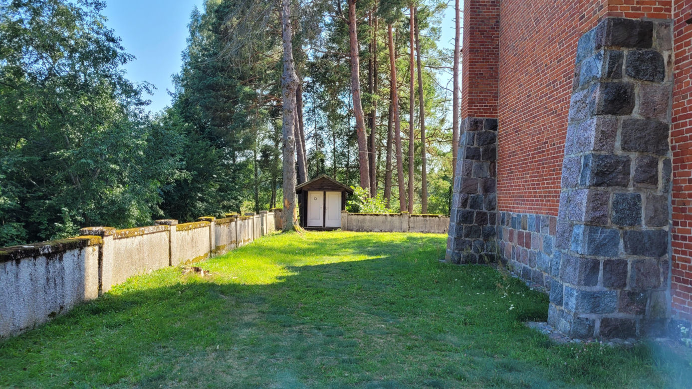 Orzechowo – zniszczona przez komunizm wieś-widmo, w której prawie nikt nie mieszka