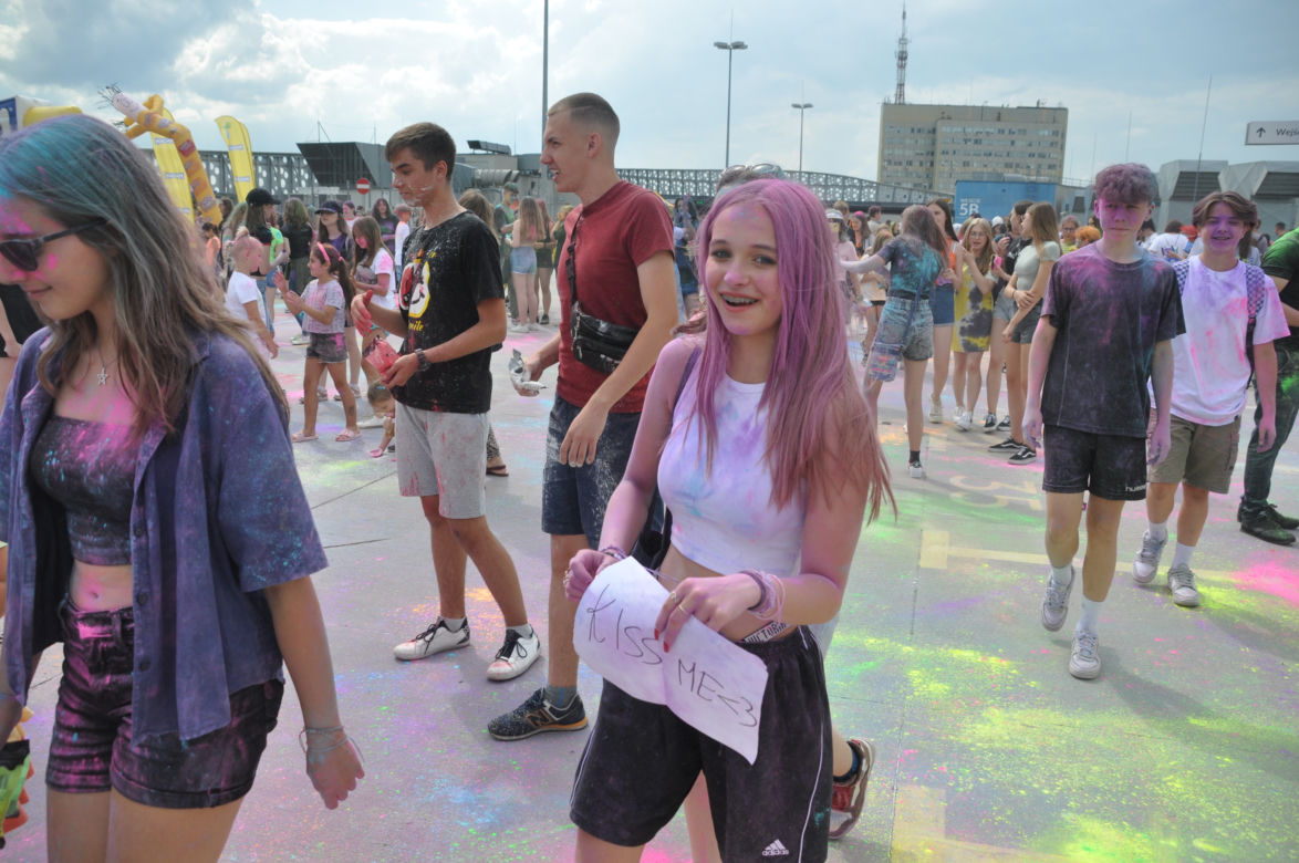 Festiwal kolorów w Kielcach. Szalona zabawa na dachu Galerii Korona