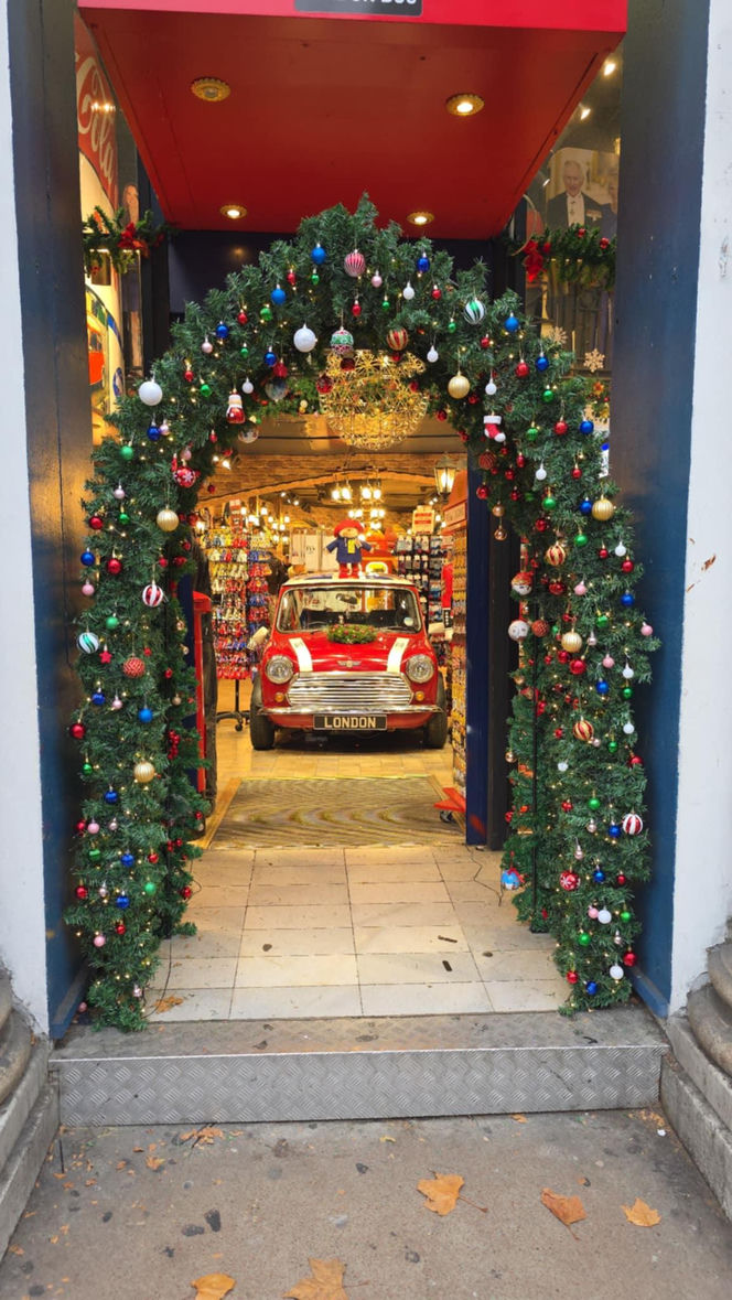 Jest rozmach! - tak polscy turyści oceniają świąteczny jarmark w Londynie. Kramy stoją też przy słynnym London Eye – z widokiem na Big Bena. Zobaczcie nasze zdjęcia!