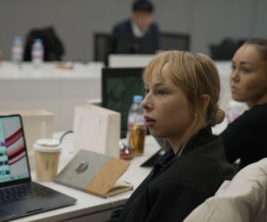 Kadeci i kadra dydaktyczna Akademii Wojsk Lądowych w spółkach zbrojeniowych Grupy Hanwha