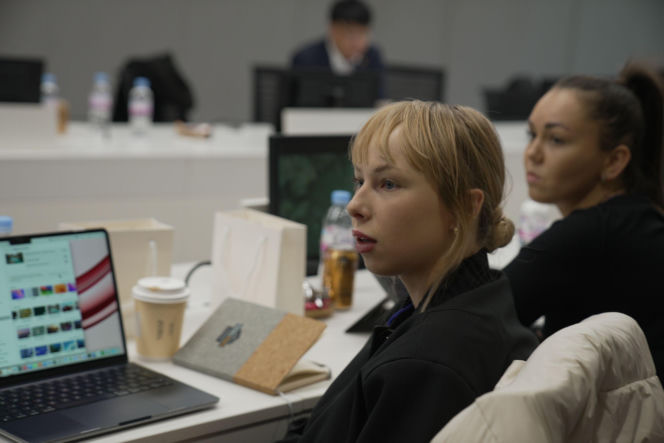 Kadeci i kadra dydaktyczna Akademii Wojsk Lądowych w spółkach zbrojeniowych Grupy Hanwha