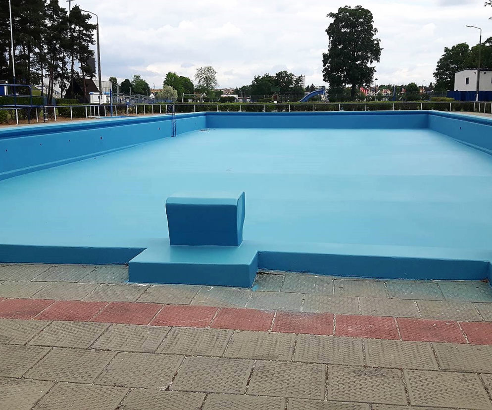 Basen przy stadionie w tym roku tez będzie pusty.