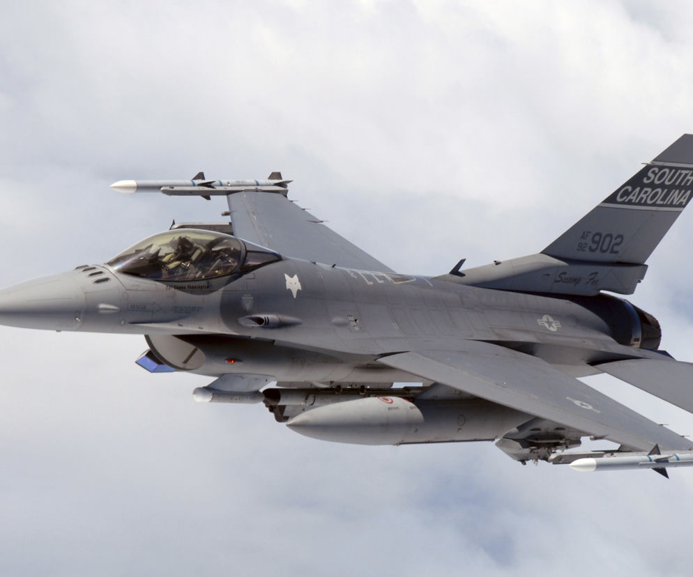 Samoloty F-16 stacjonują w Krzesinach, niedaleko Poznania