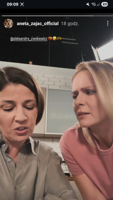 Pierwsza miłość nowy sezon. Marysia (Aneta Zając), Kinga (Aleksandra Zienkiewicz) na planie